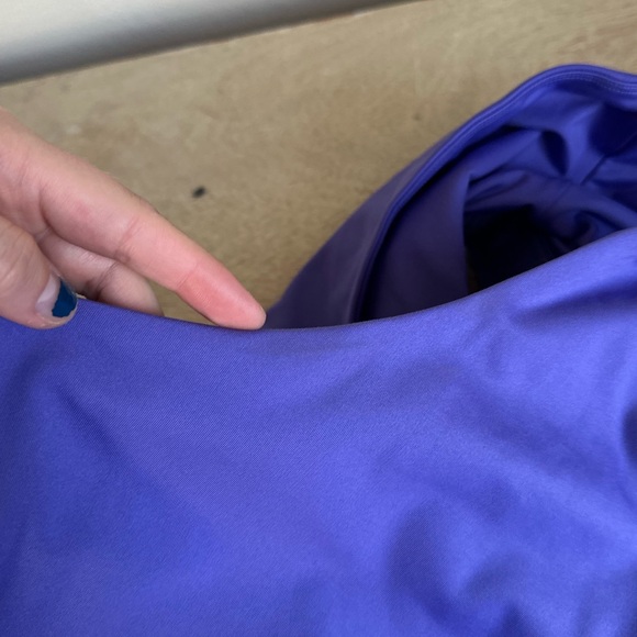 Girlfriend Collective Bianca One Shoulder Sports Bra - Picture 5 of 8